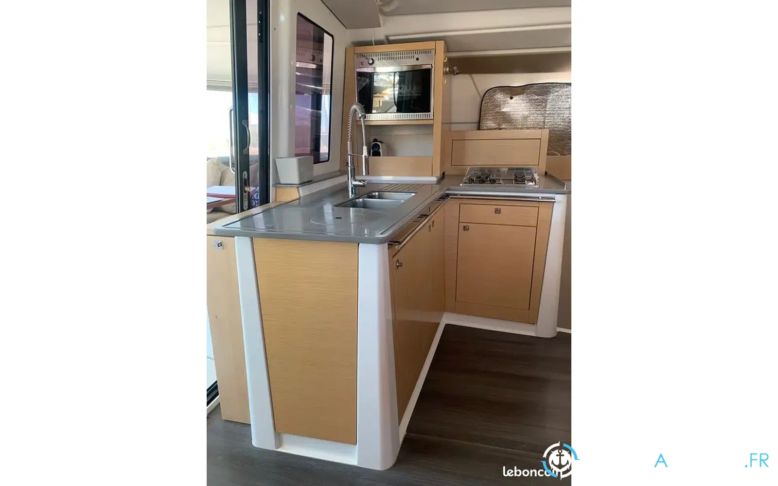 slider 12 Fountaine Pajot Lipari 41
