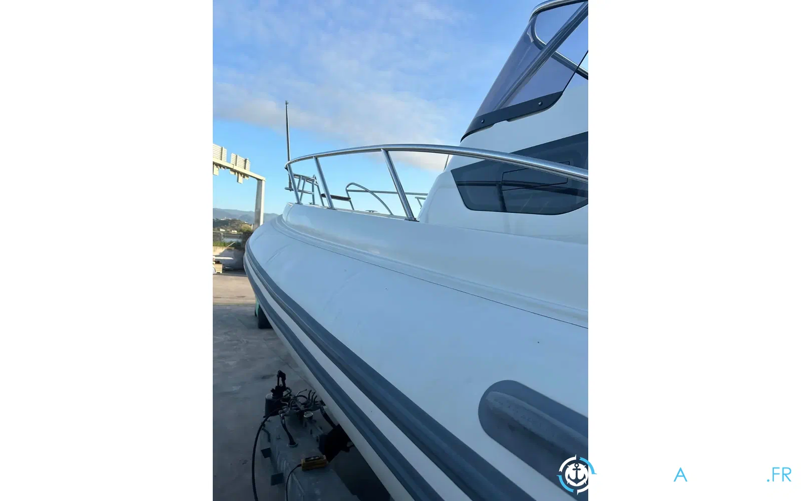 slider 8 Capelli Tempest 900 WA