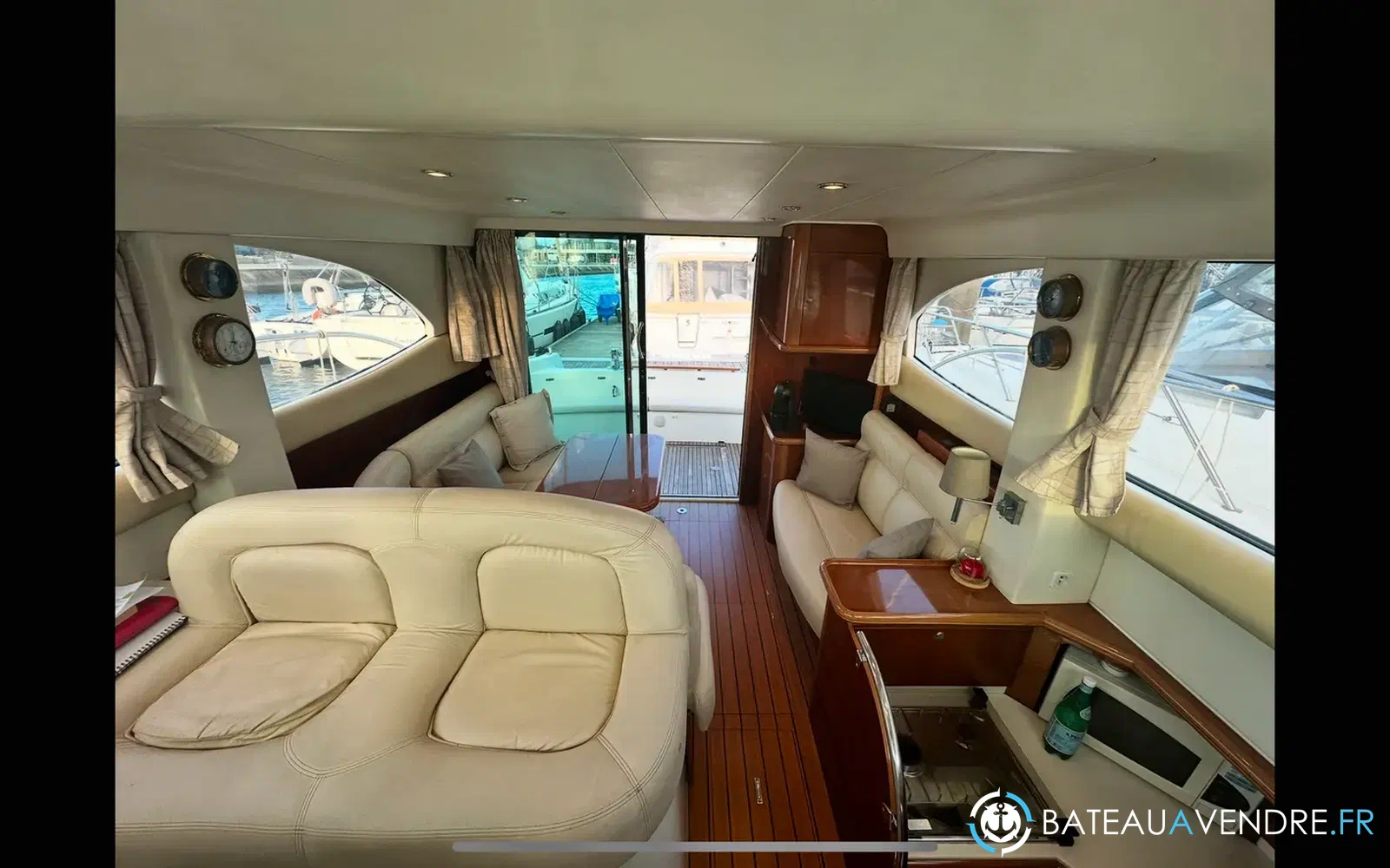 slider 21 Jeanneau Prestige 36