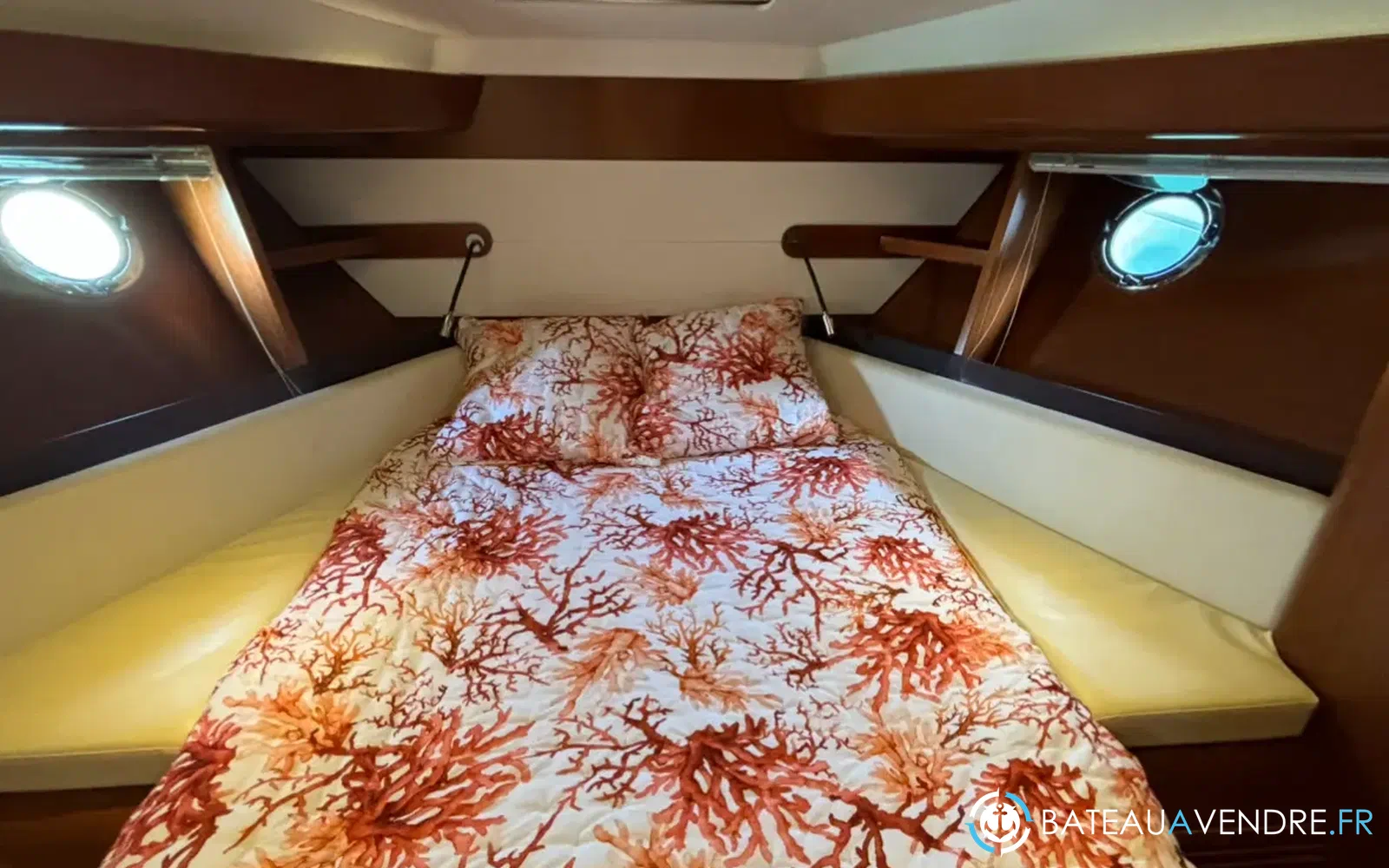 slider 14 Beneteau Monte Carlo 42