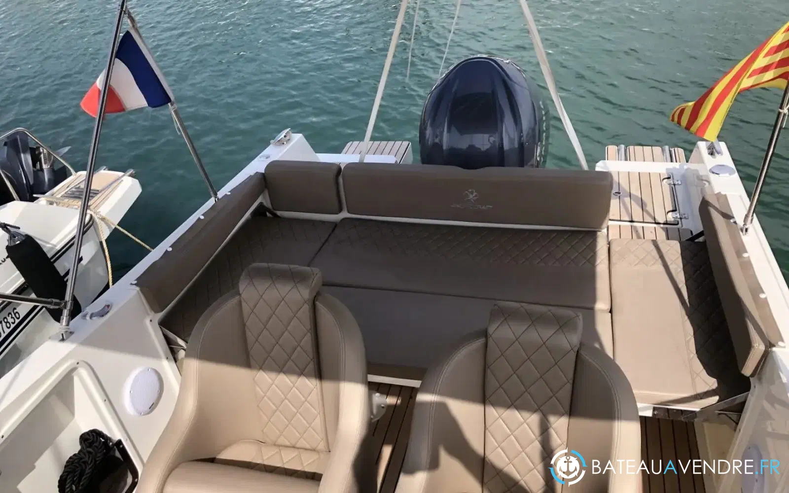 slider 9 Pacific Craft 750 Open