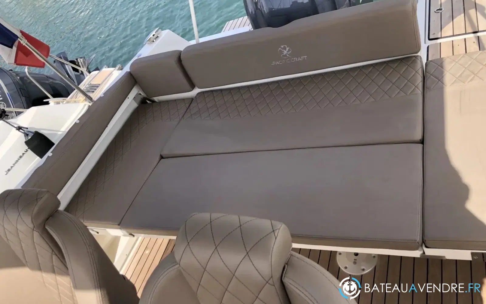 slider 10 Pacific Craft 750 Open