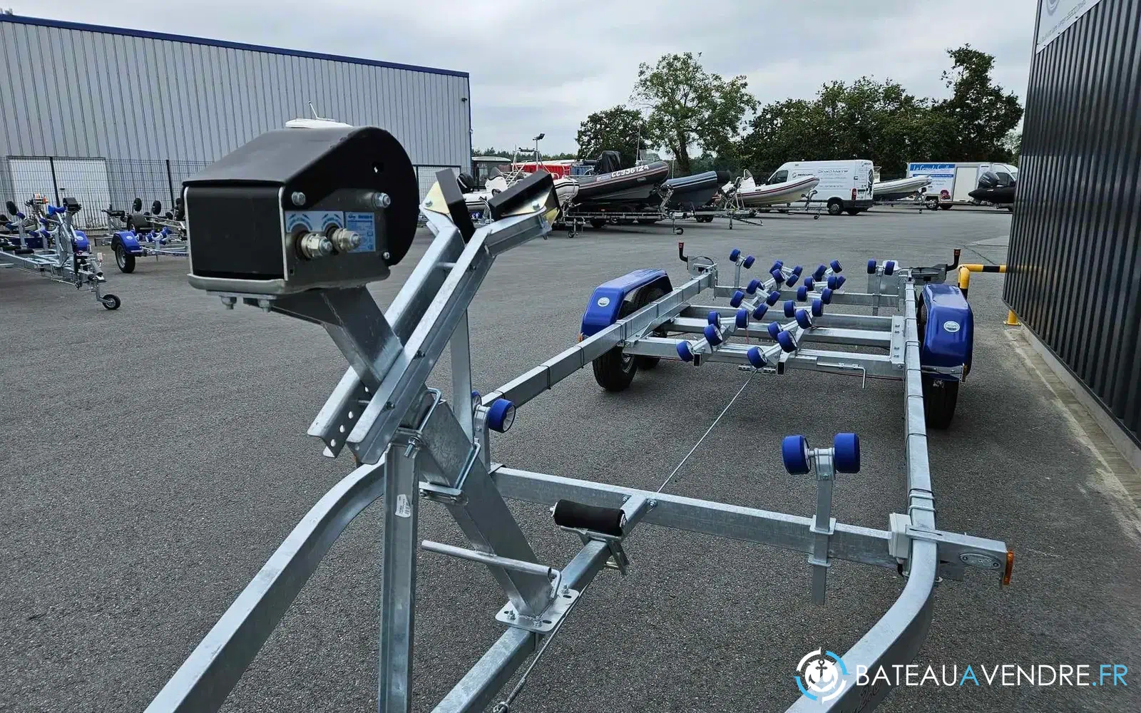 slider 3 Remorque porte bateau Sun Way Galaxy GD18 PTAC 3500 Kg