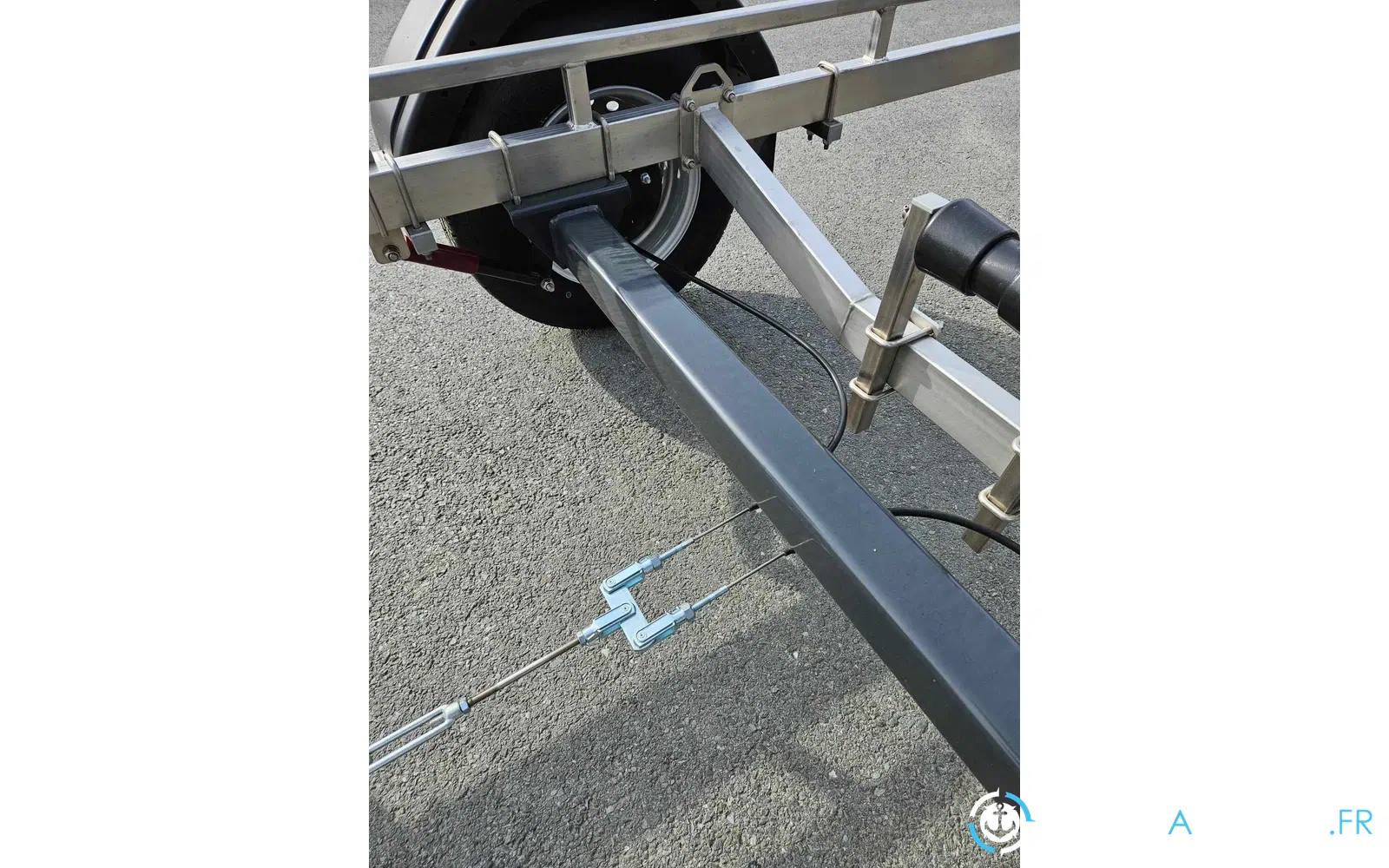 slider 4 Remorque bateau Vanclaes INOX PTAC 1350 Kg avec feux étanches
