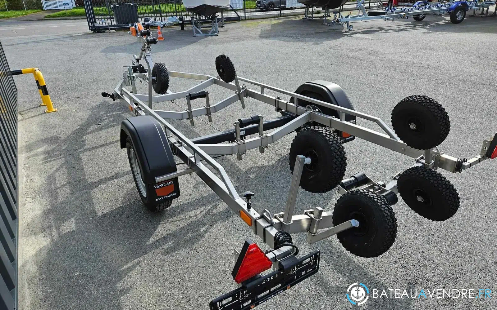 slider 5 Remorque bateau Vanclaes INOX PTAC 1350 Kg avec feux étanches