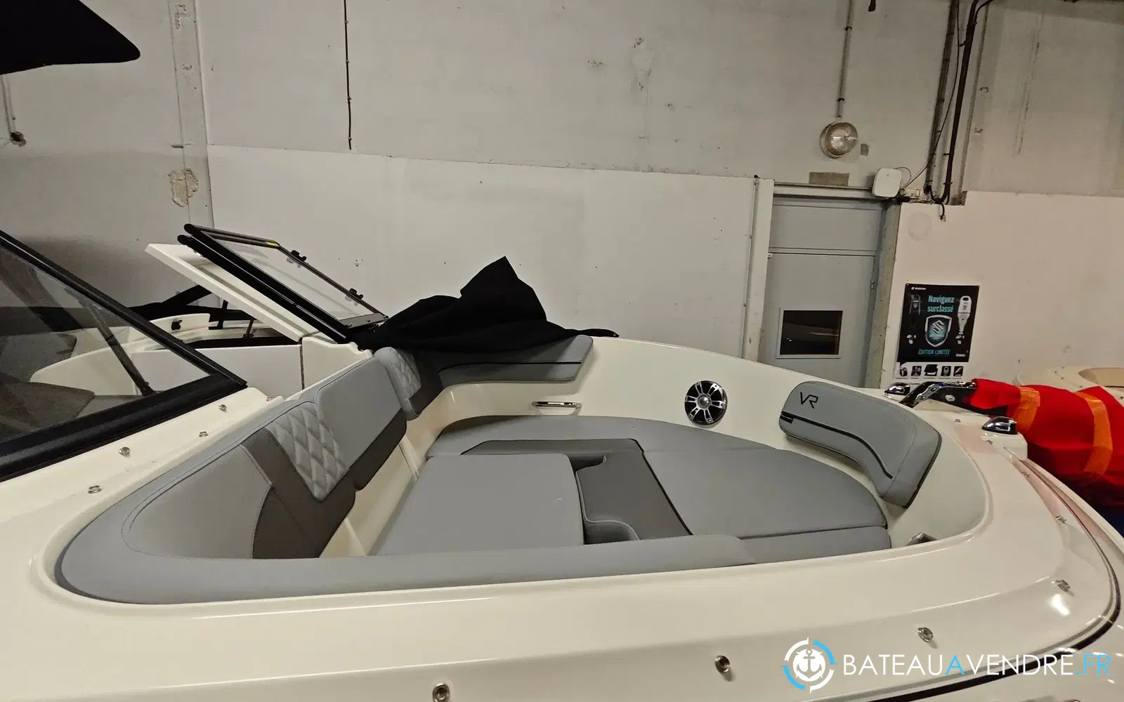 slider 7 Bayliner VR6 OB