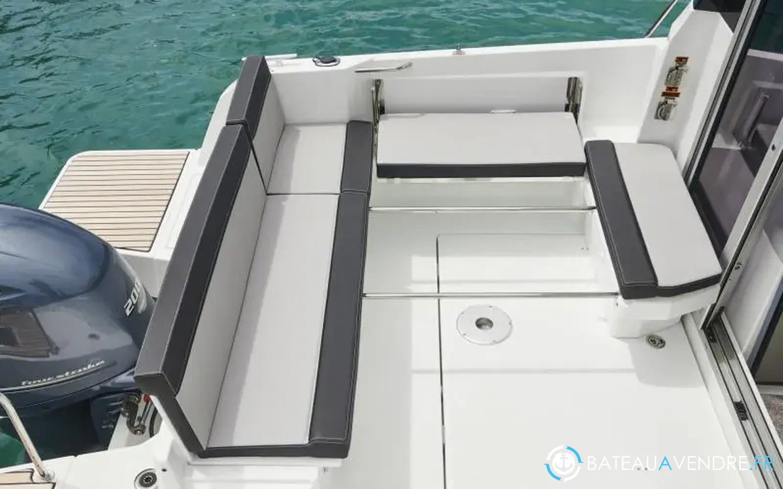 slider 4 Jeanneau Merry Fisher 795