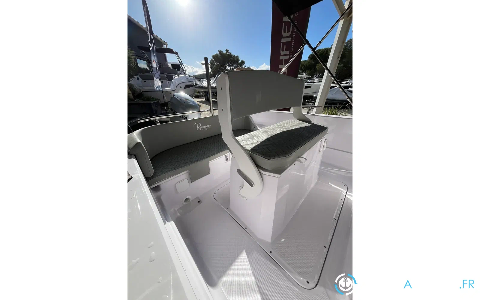 slider 7 Ranieri Voyager 19 S