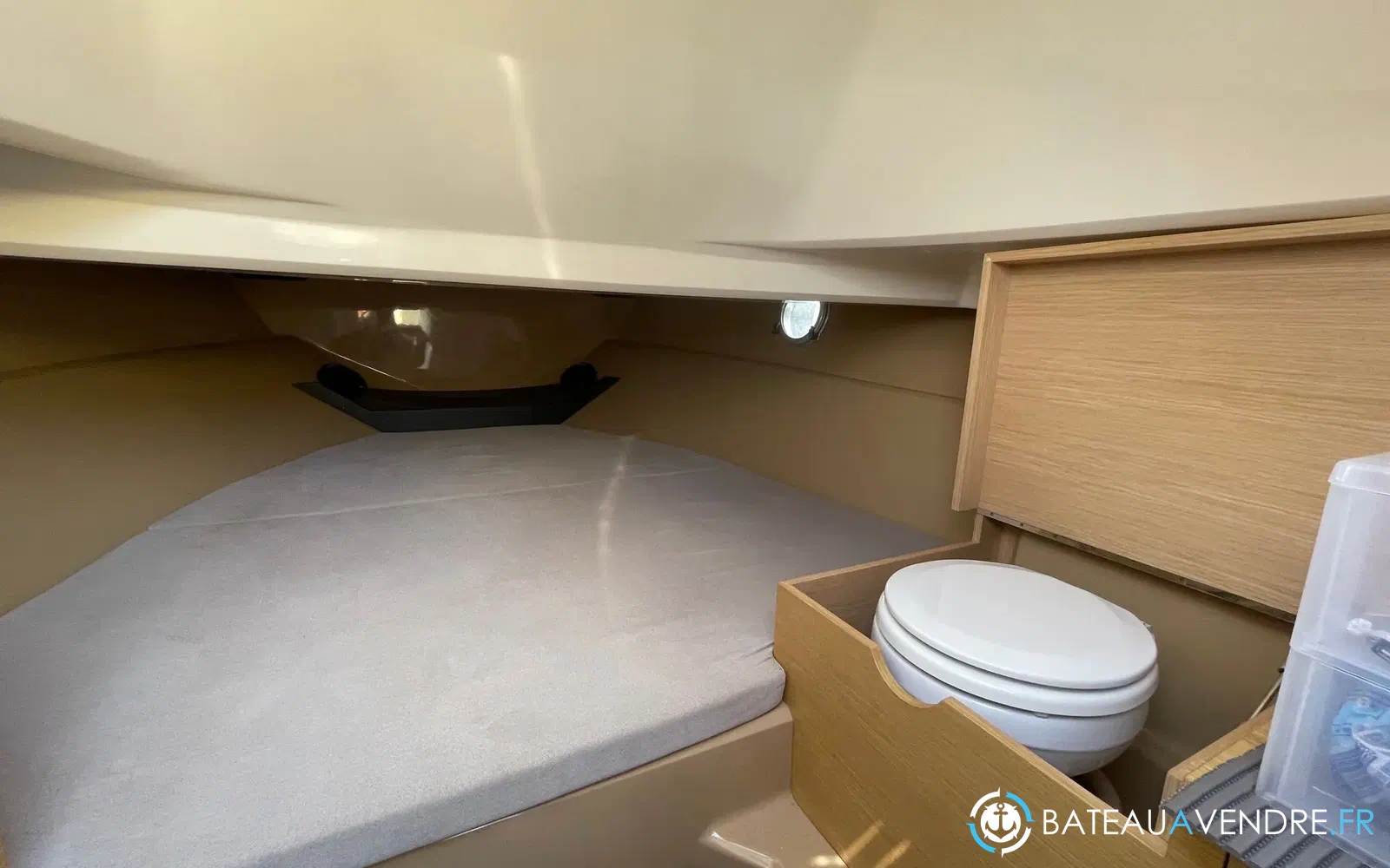 slider 10 Sessa Marine Key Largo 24 Inboard