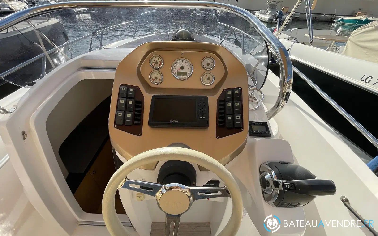 slider 7 Sessa Marine Key Largo 24 Inboard