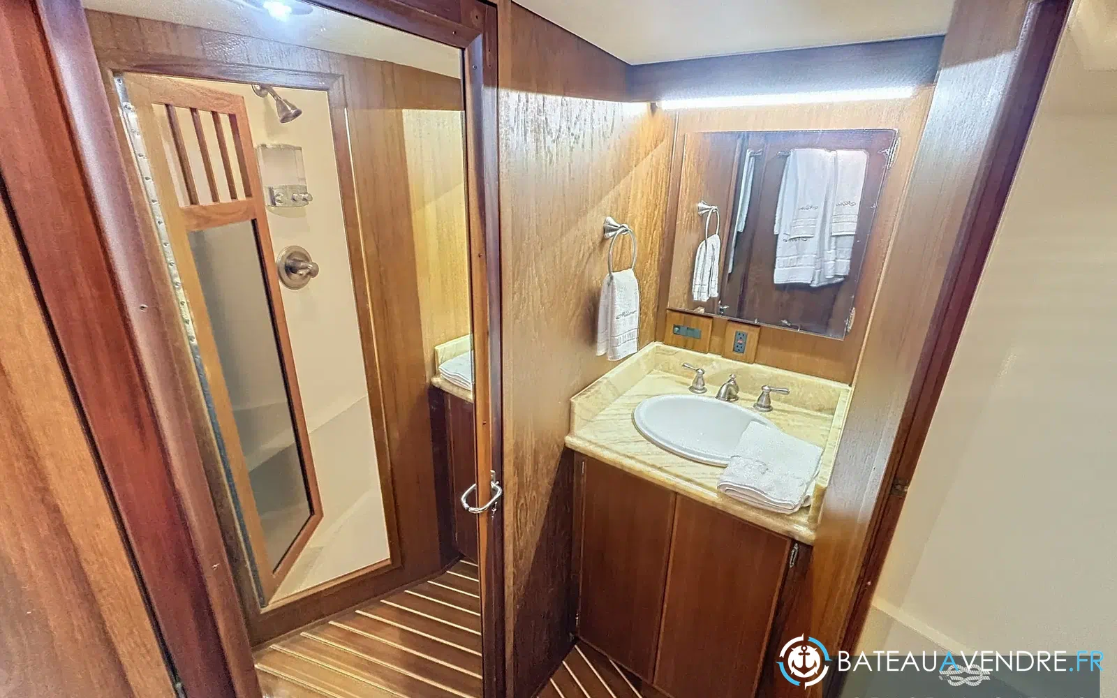 slider 18 Hatteras 85