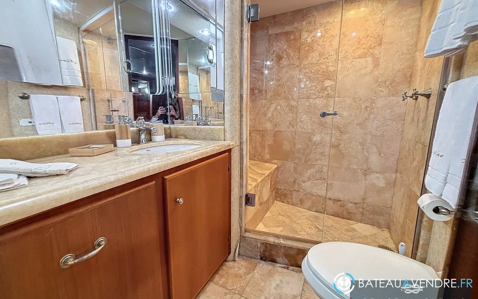 slider 24 Hatteras 85