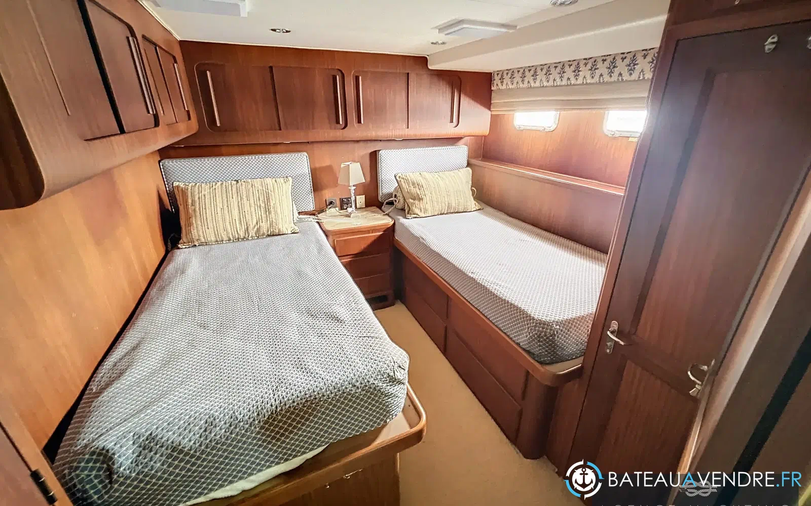 slider 28 Hatteras 85
