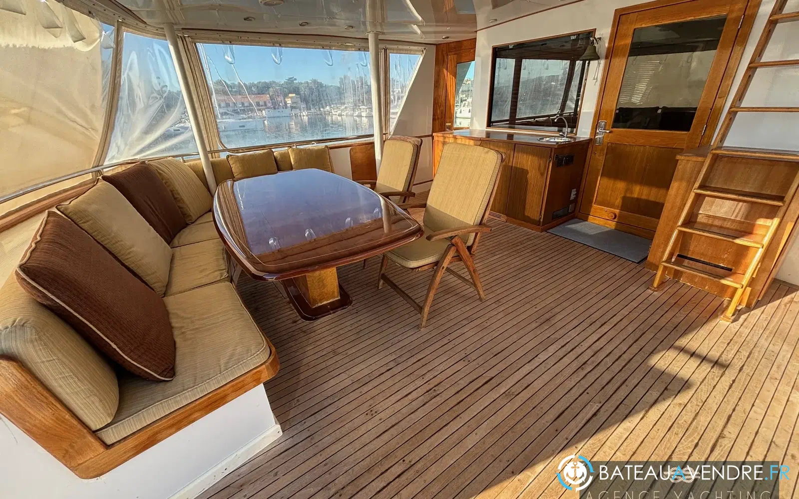 slider 44 Hatteras 85