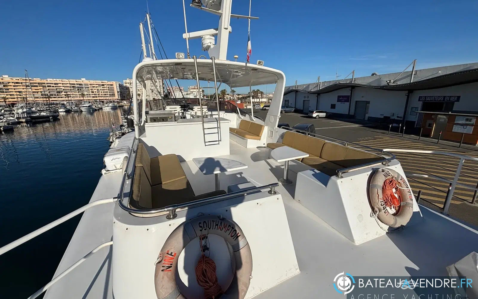 slider 46 Hatteras 85