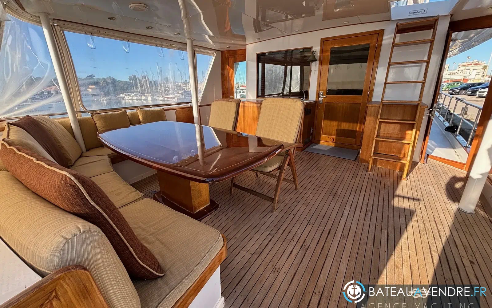 slider 52 Hatteras 85
