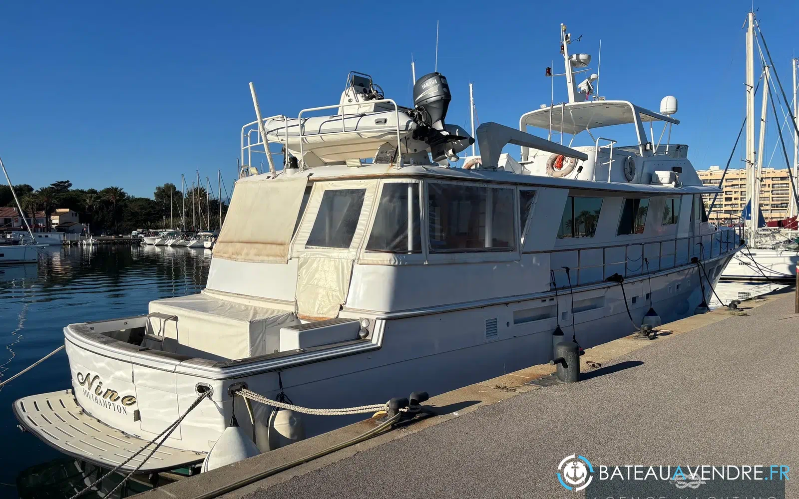 slider 54 Hatteras 85