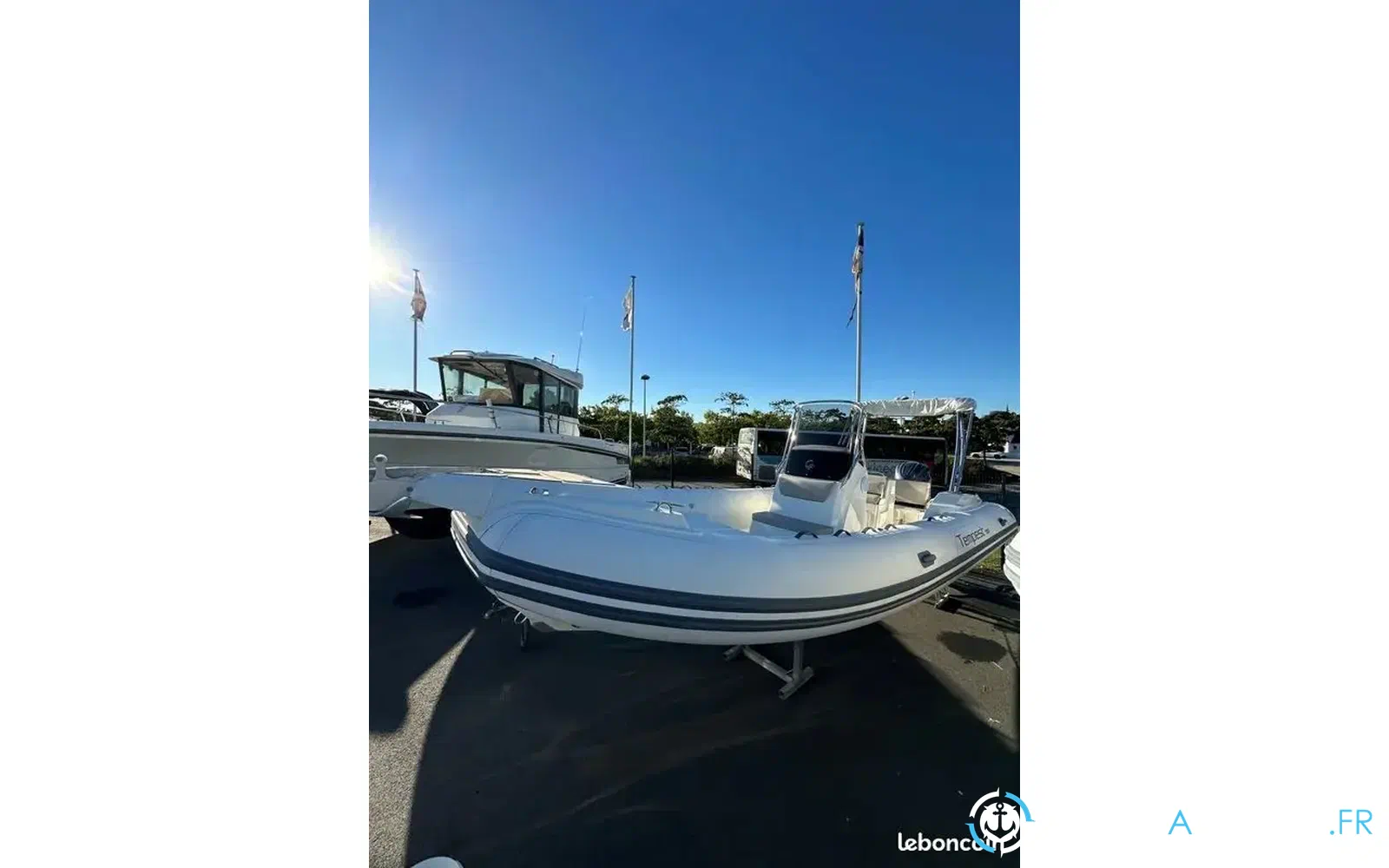 slider 4 Capelli Tempest 700 Open