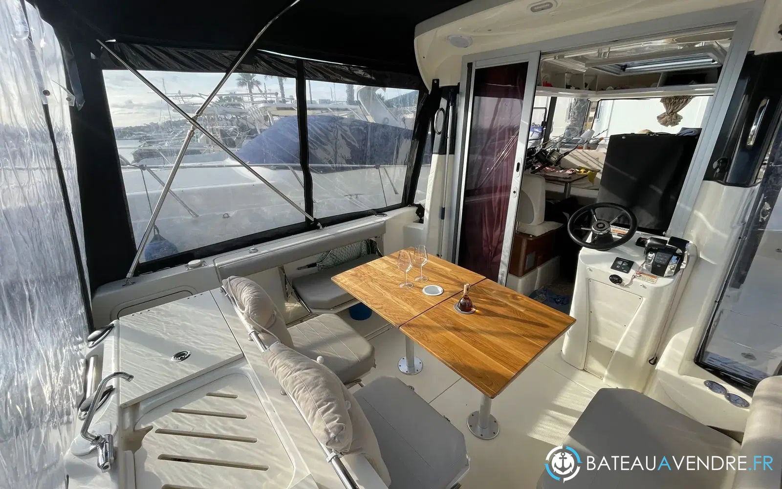 slider 6 Quicksilver 905 Pilothouse