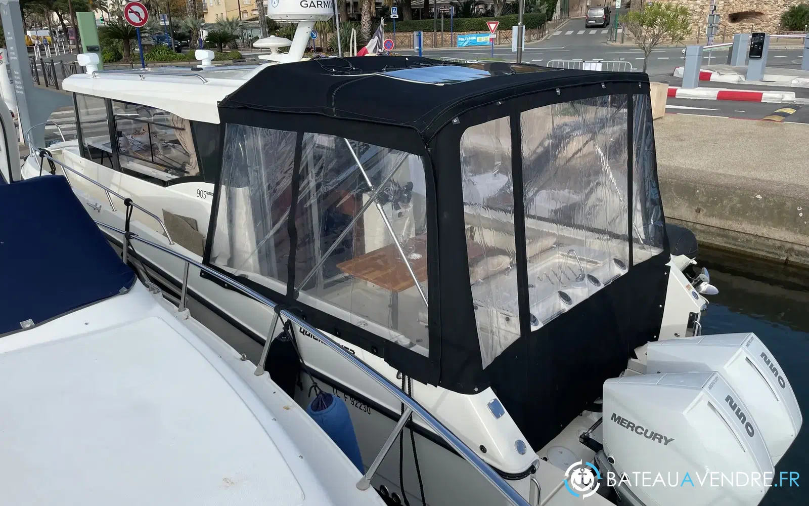 slider 8 Quicksilver 905 Pilothouse