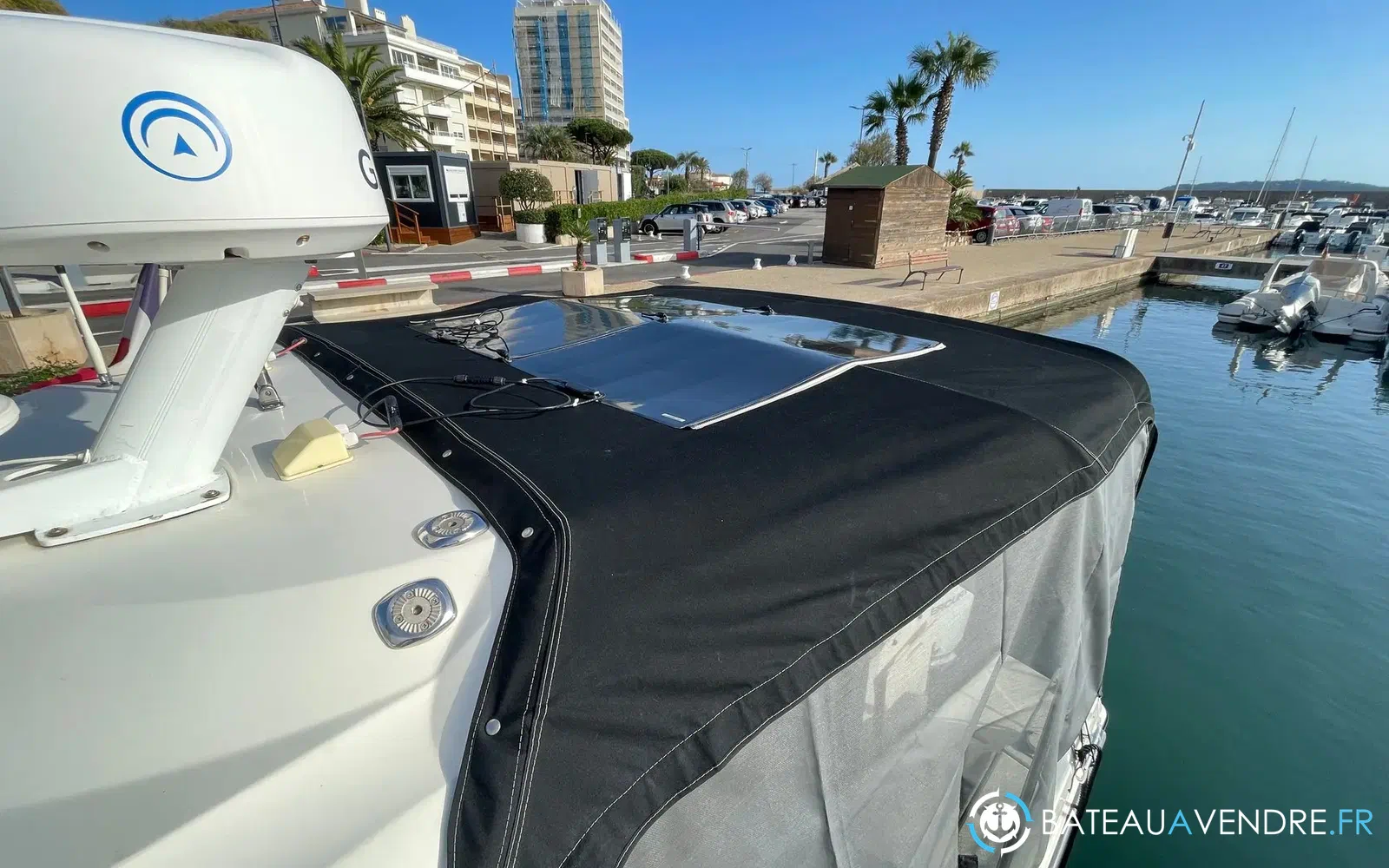 slider 23 Quicksilver 905 Pilothouse