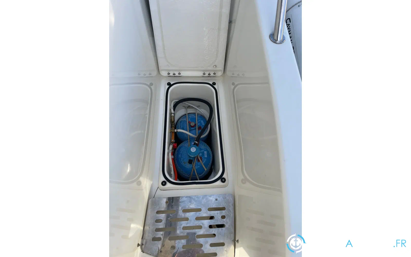slider 24 Quicksilver 905 Pilothouse