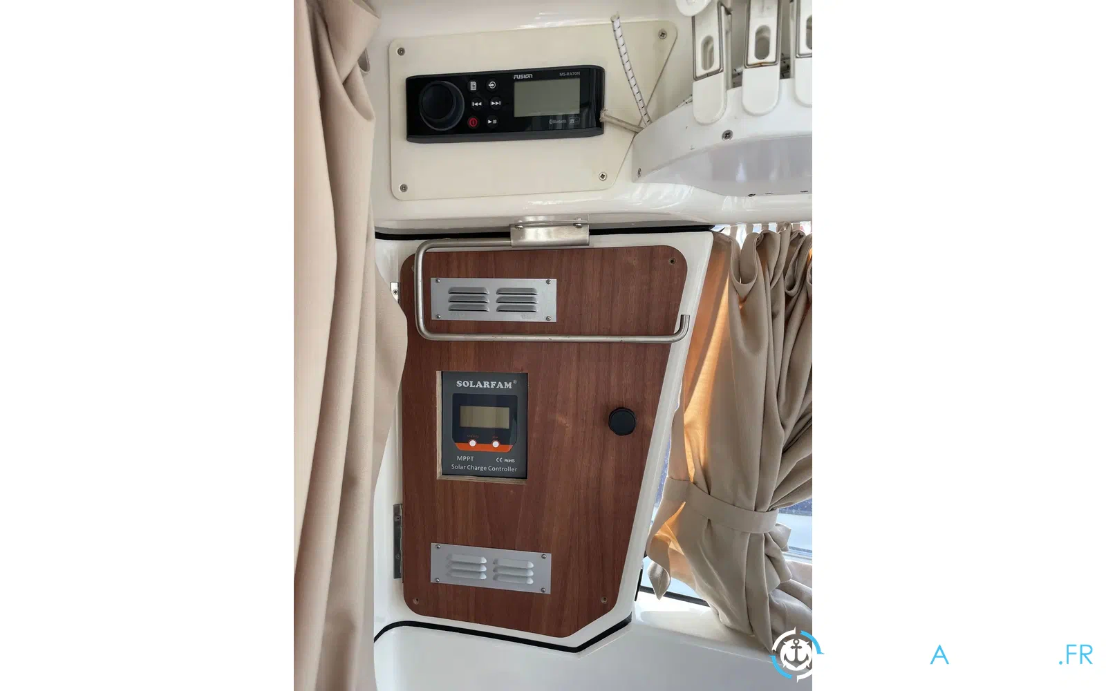 slider 16 Quicksilver 905 Pilothouse