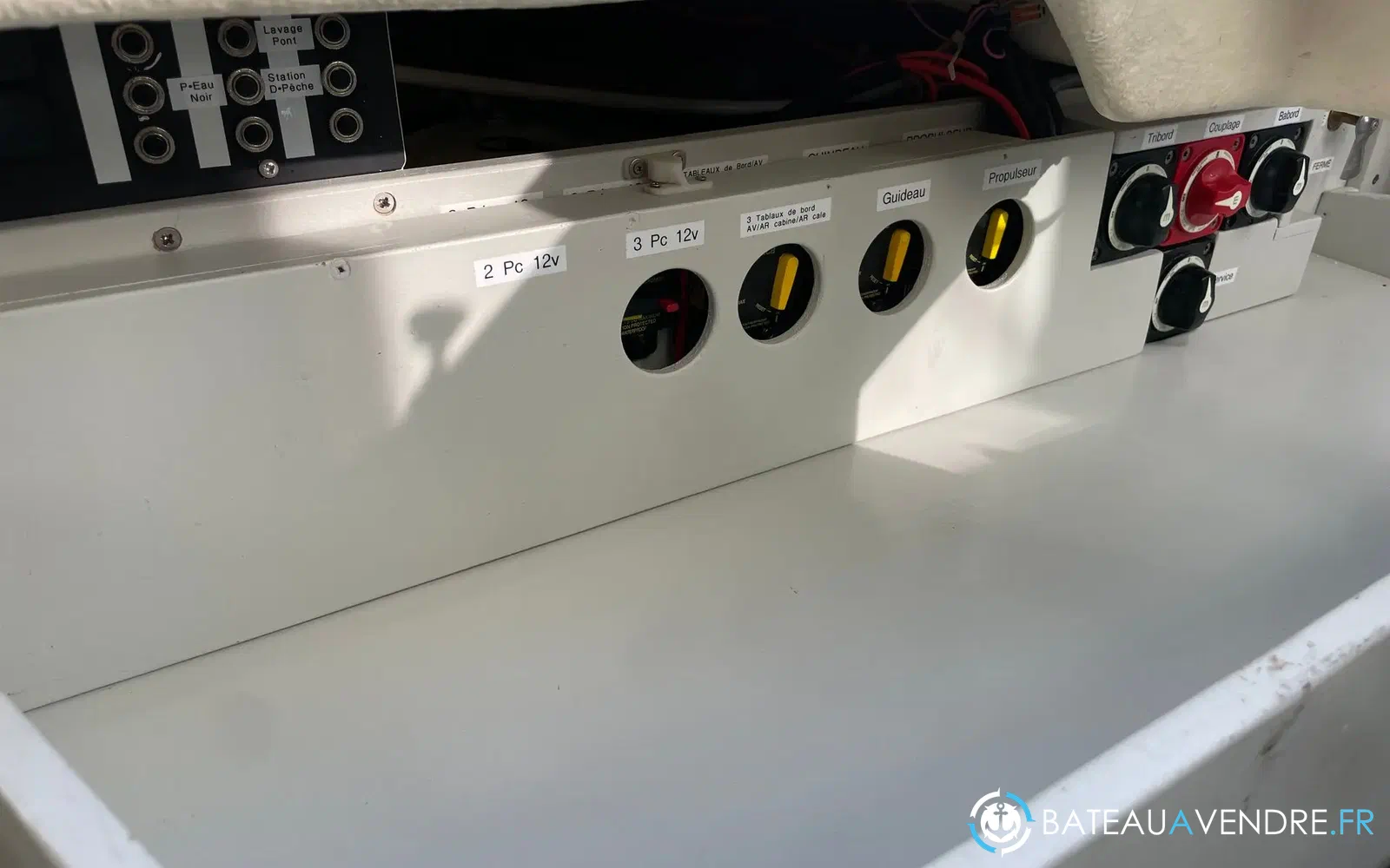 slider 34 Quicksilver 905 Pilothouse