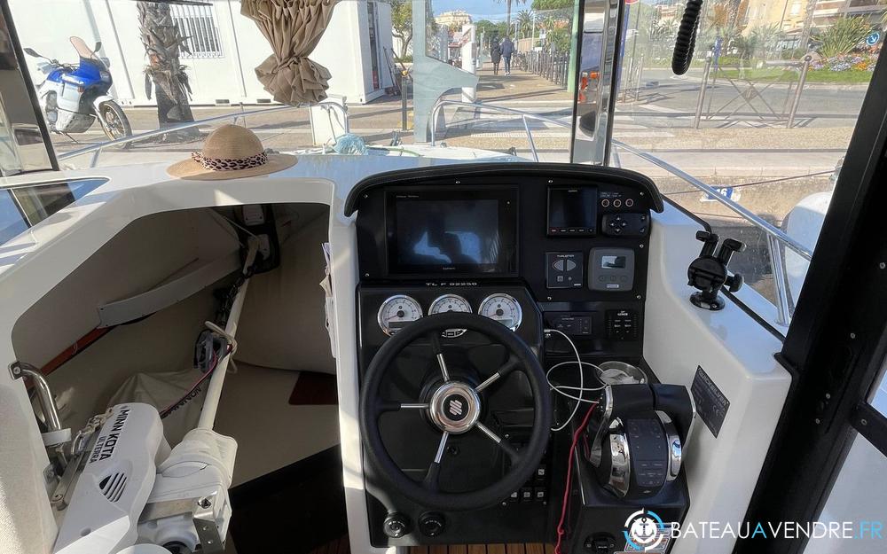 Quicksilver 905 Pilothouse photo 4