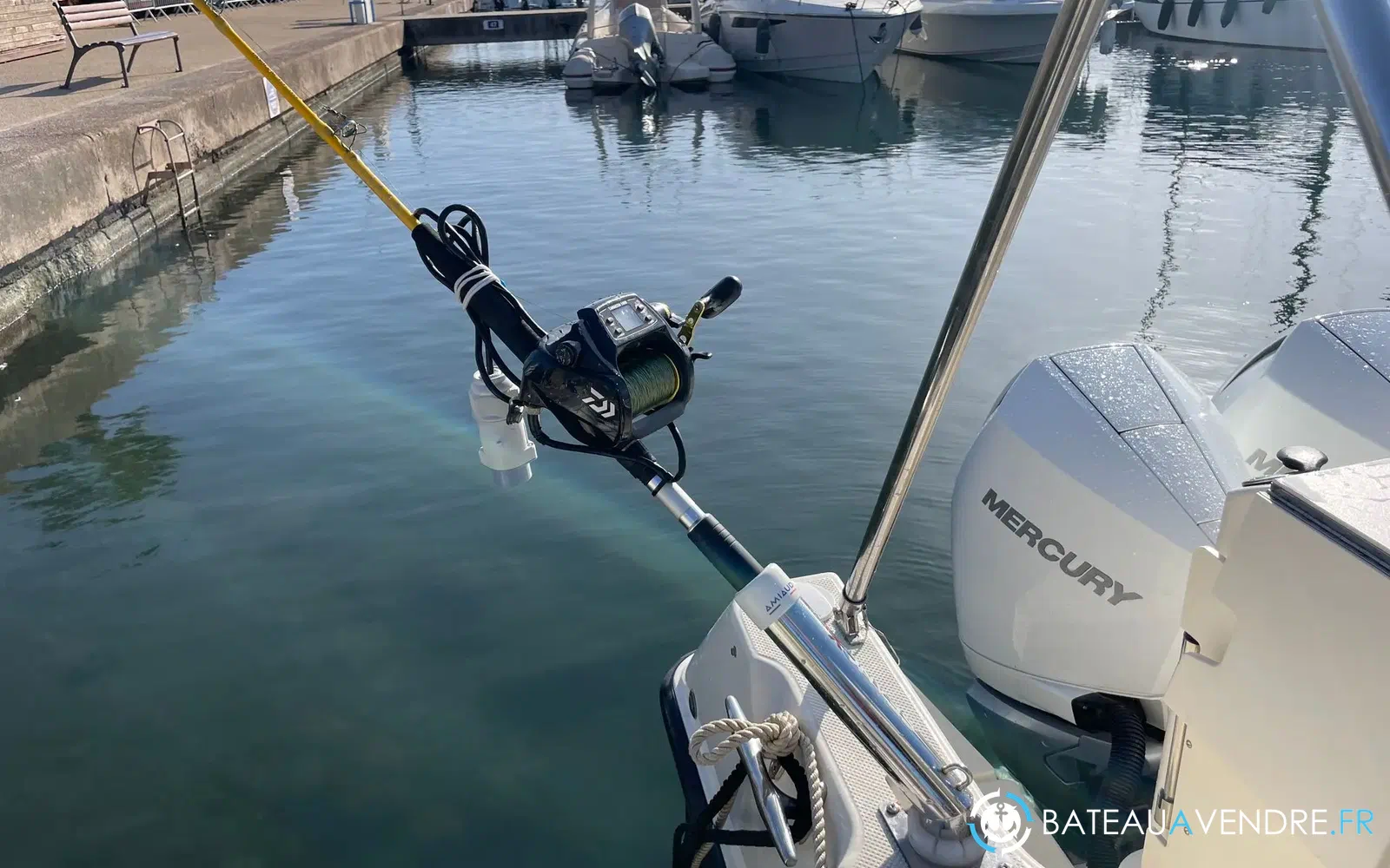 slider 3 Quicksilver 905 Pilothouse