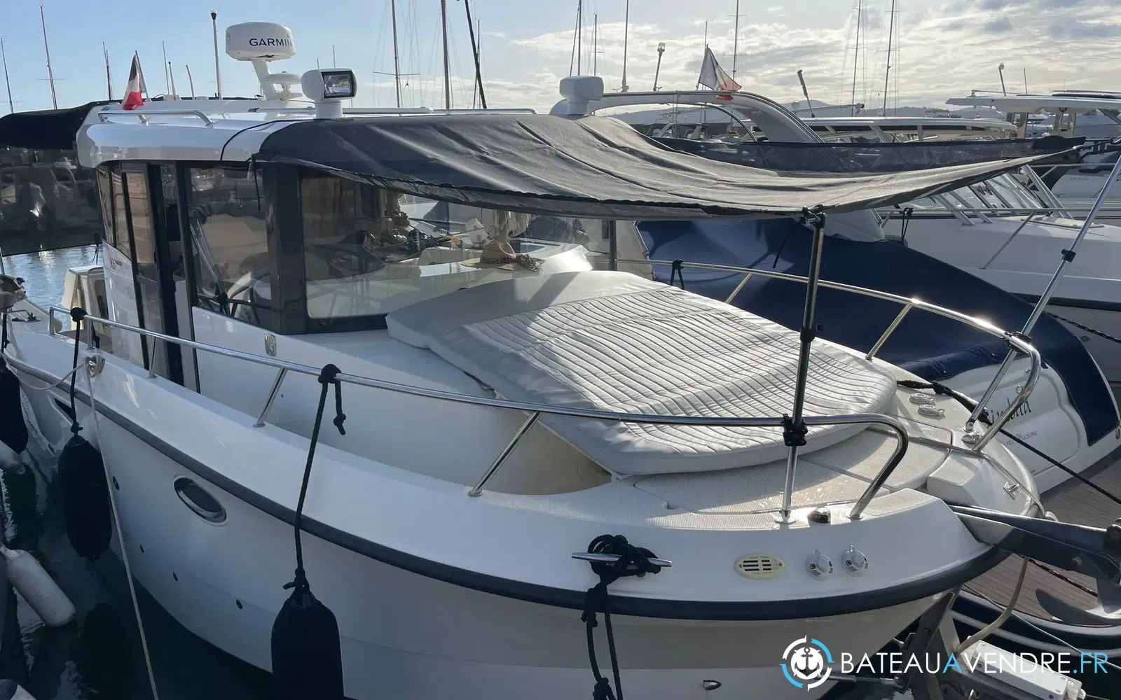 slider 11 Quicksilver 905 Pilothouse
