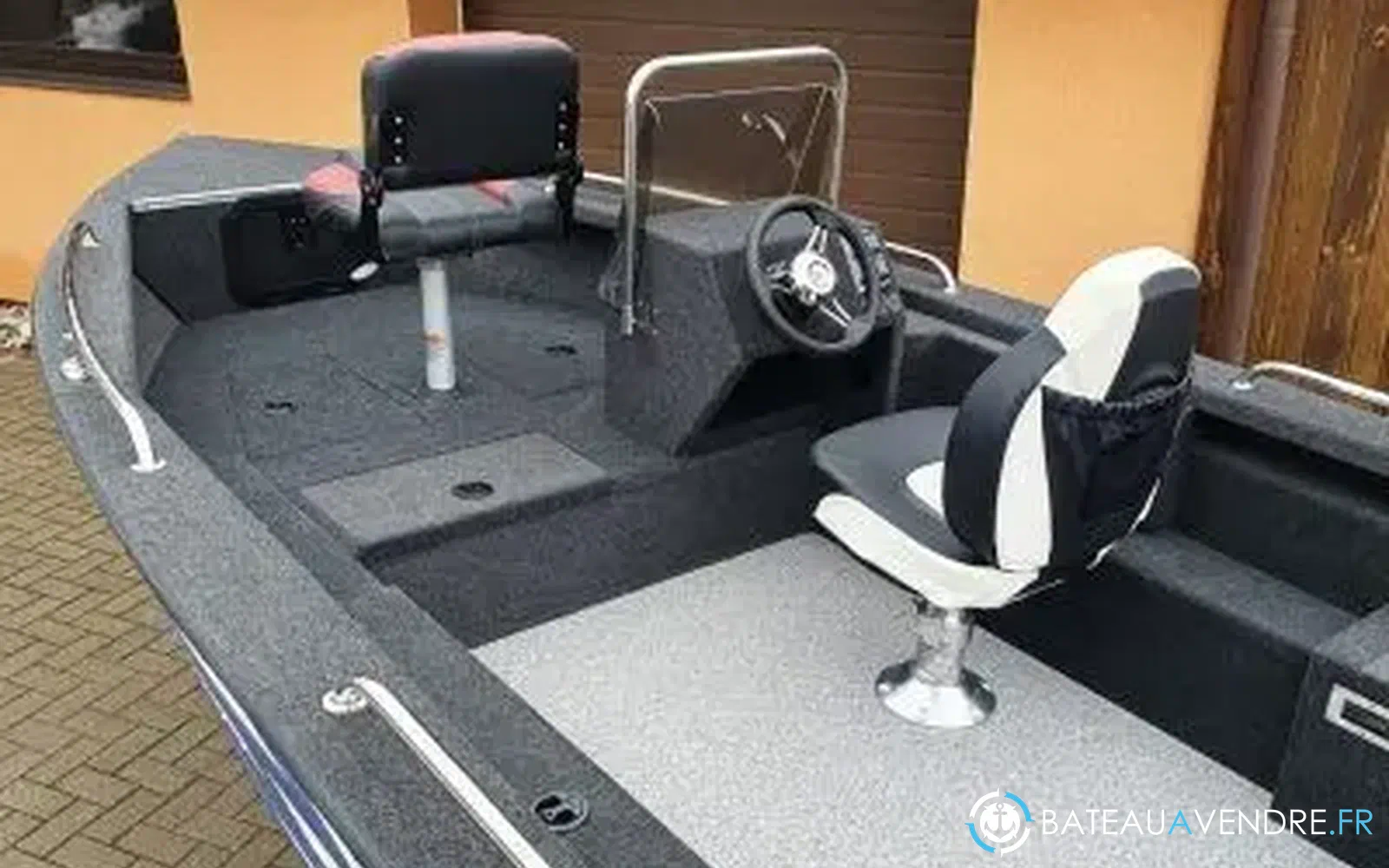slider 2 Brema 450 Fishing Pro Console