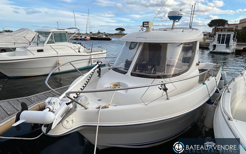 Quicksilver 640 Pilothouse photo 2