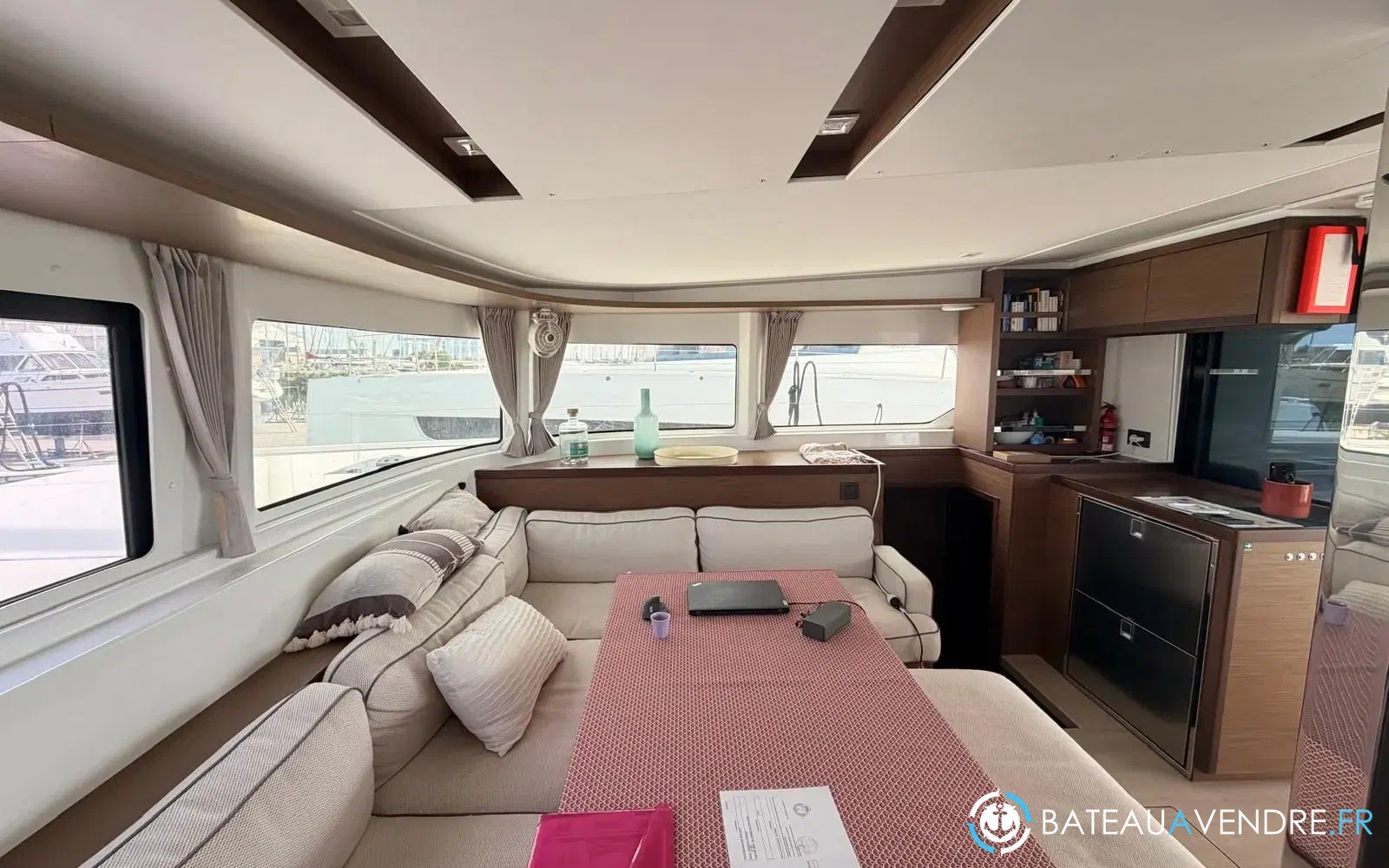 slider 12 Lagoon 46