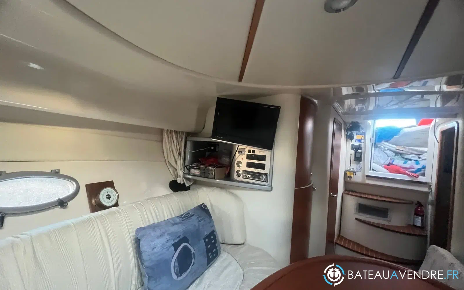 slider 32 Sessa Marine Oyster 30