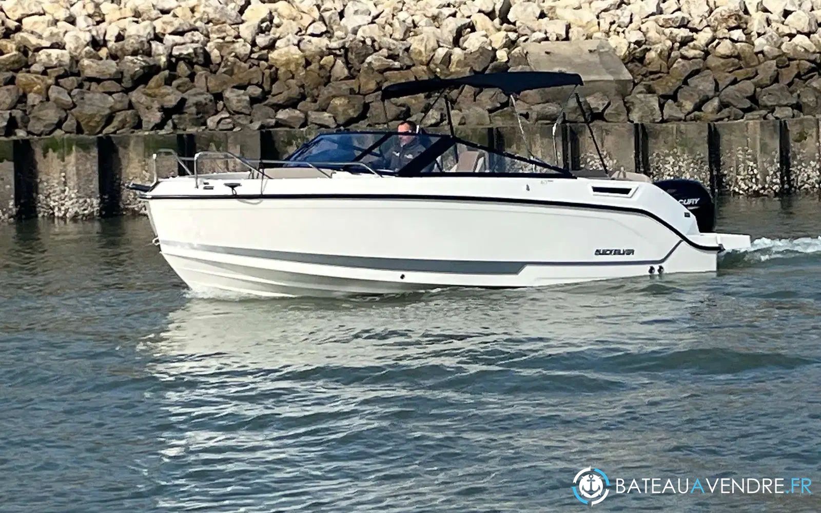 slider 1 Quicksilver 675 Bowrider