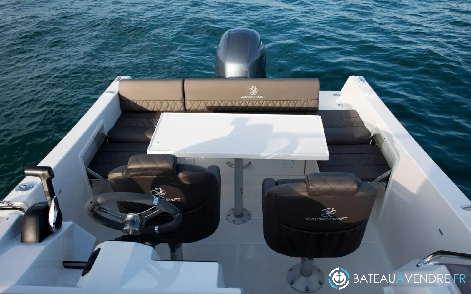 slider 9 Pacific Craft 700 SC
