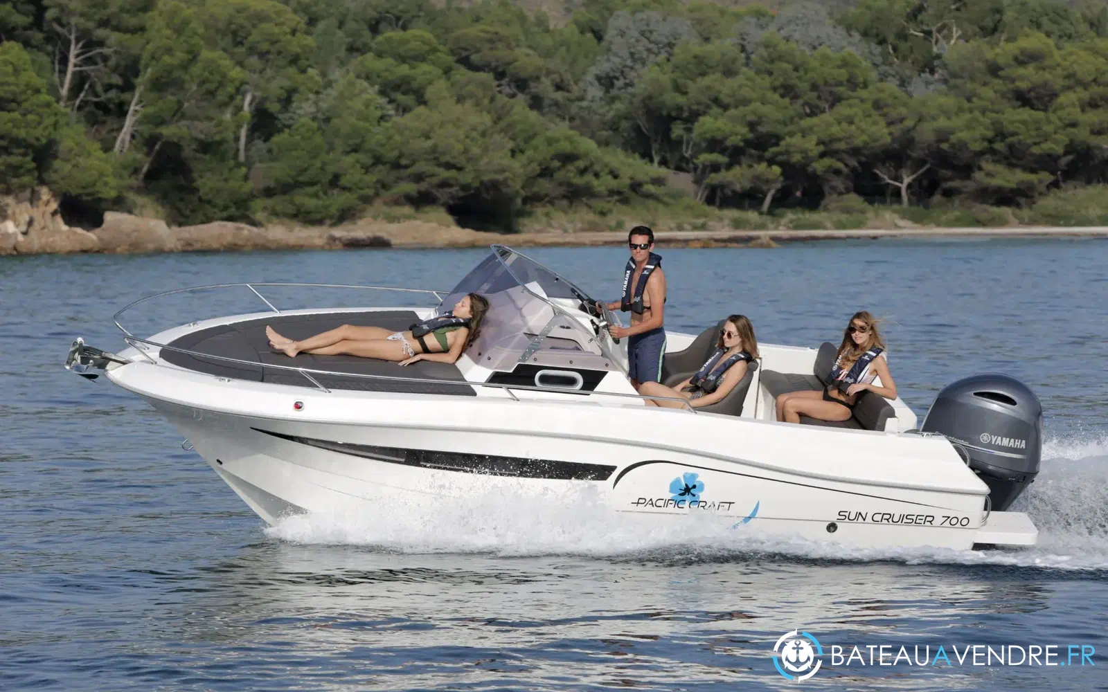 slider 5 Pacific Craft 700 SC