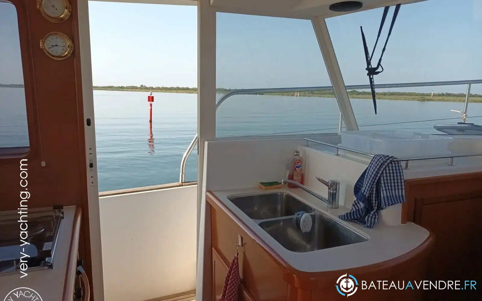 slider 7 Beneteau Swift Trawler 42
