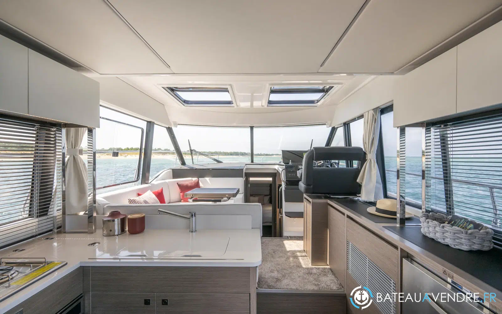 slider 4 Jeanneau Merry Fisher 1295 coupé