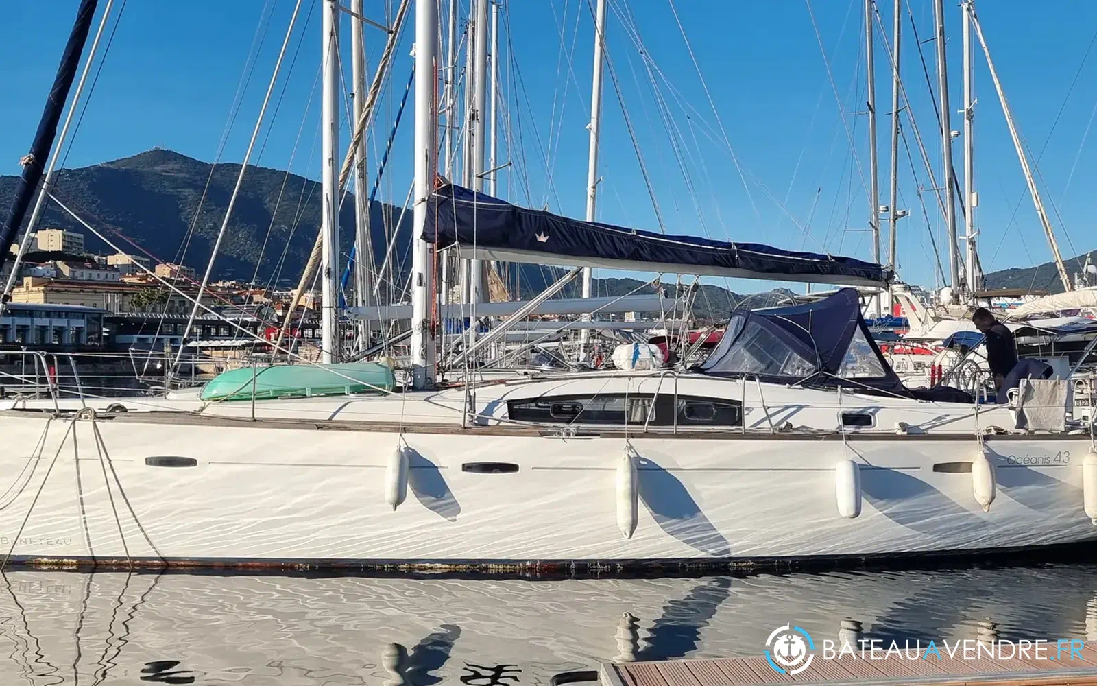 slider 12 Beneteau Oceanis 43