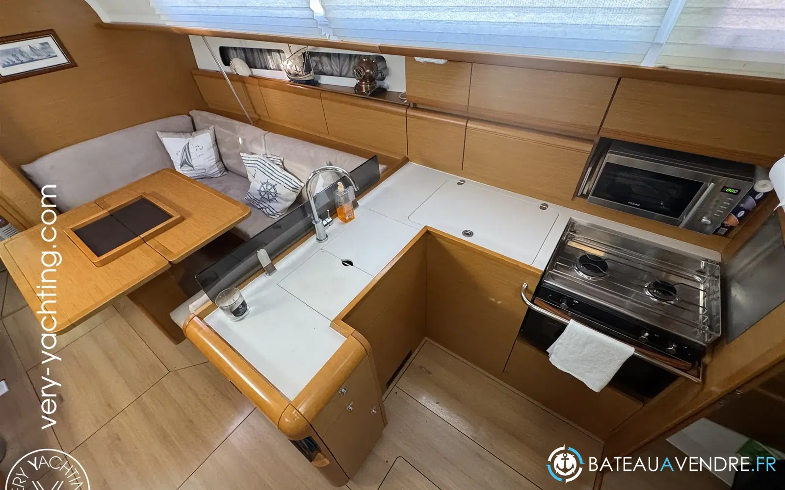 slider 12 Jeanneau Sun Odyssey 409