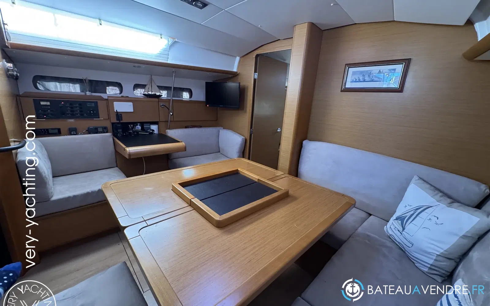 slider 13 Jeanneau Sun Odyssey 409