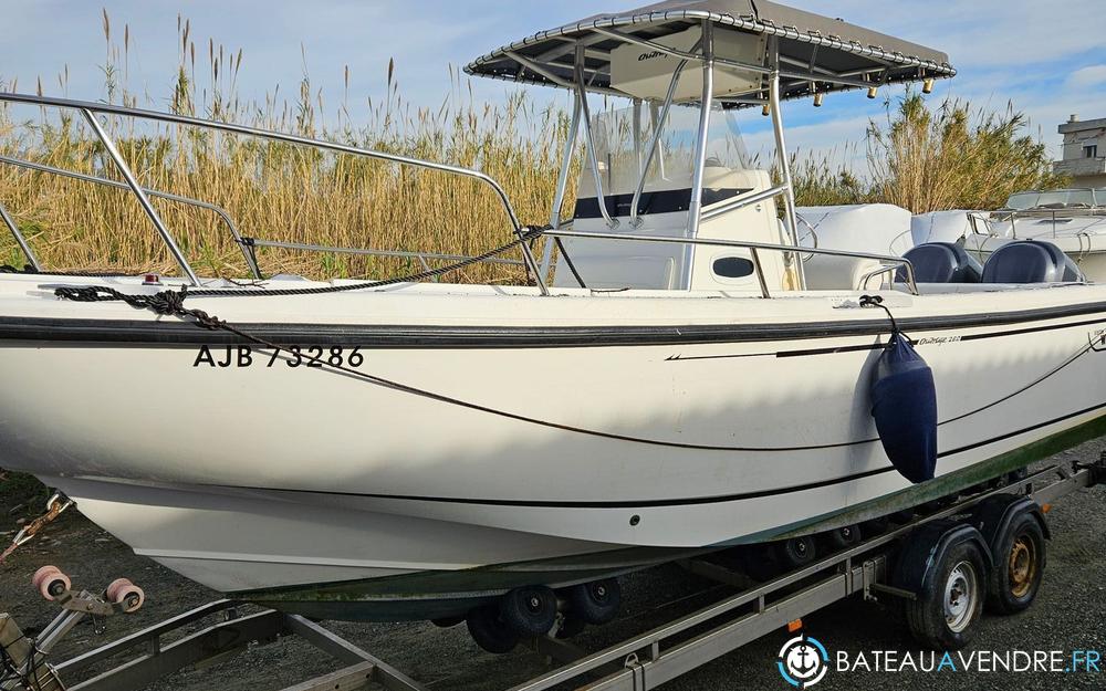 Boston Whaler 260 Outrage photo de présentation