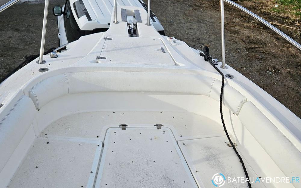 Boston Whaler 260 Outrage photo 2