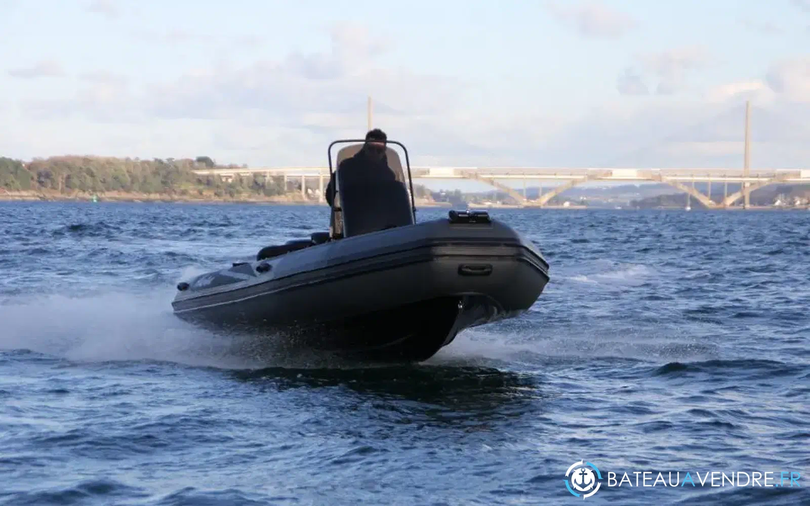 slider 4 Adventure Vesta 550 Profish