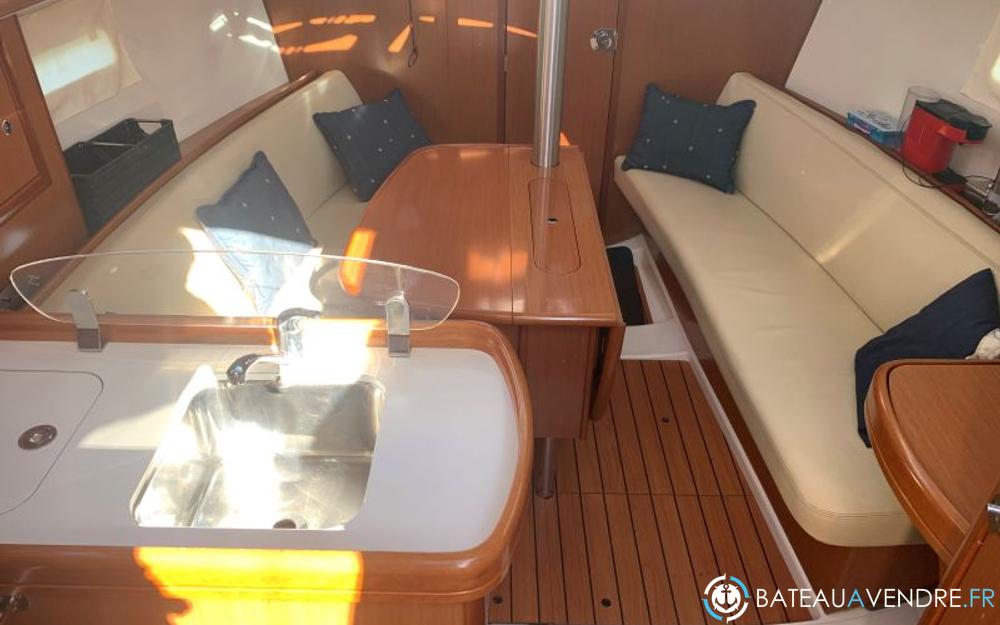 Beneteau Oceanis 323 Clipper photo 4