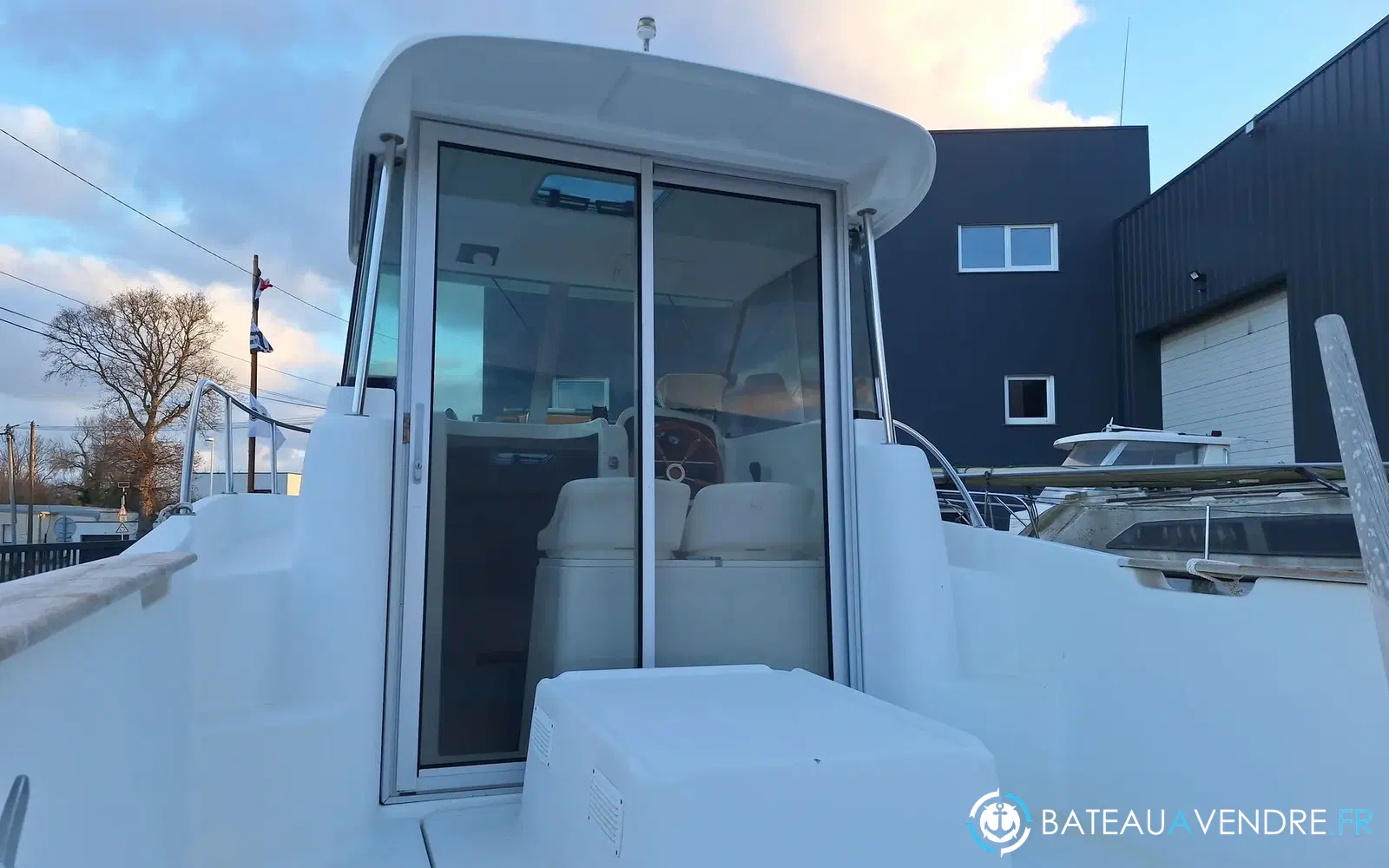 slider 2 Jeanneau Merry Fisher 635