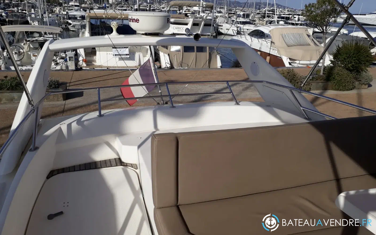 slider 8 Prestige Yachts 400