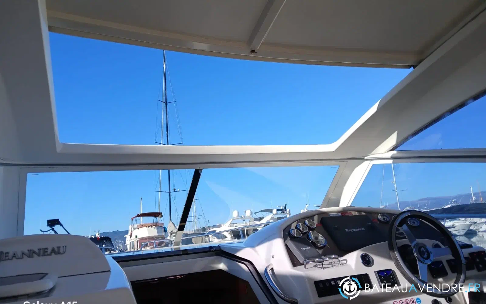 slider 3 Prestige Yachts 30 S